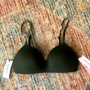 NWT Calvin Klein convertible Form bra